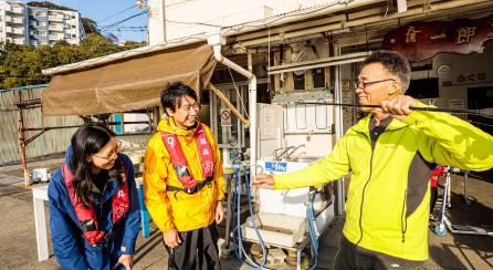 駐車場に車を止めたら、受付の手続き。