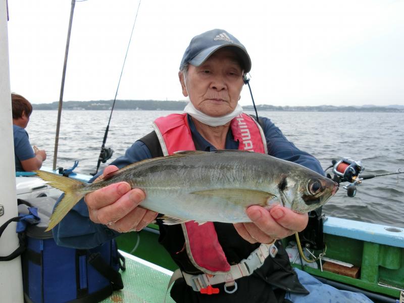 タチウオアジリレー釣り3枚目