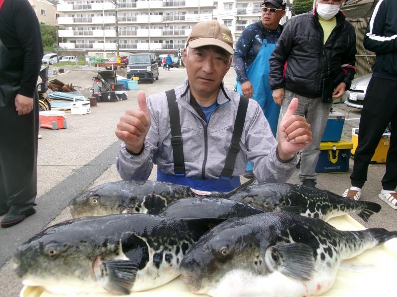 トラフグ釣り1枚目
