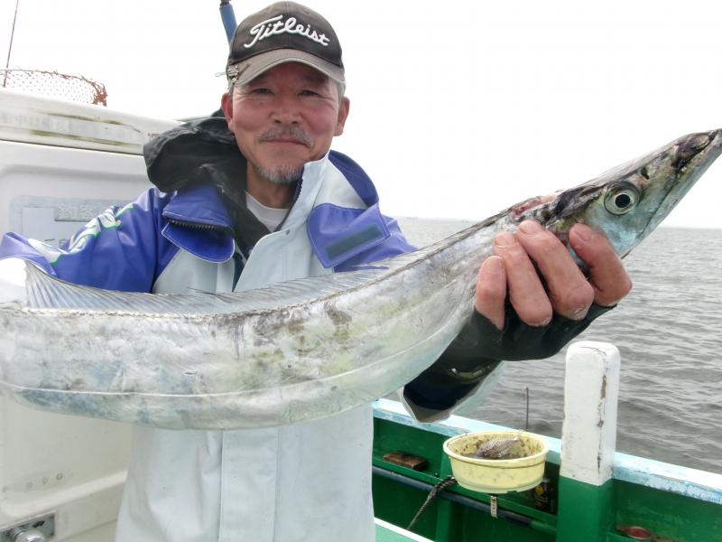 タチウオアジリレー釣り1枚目