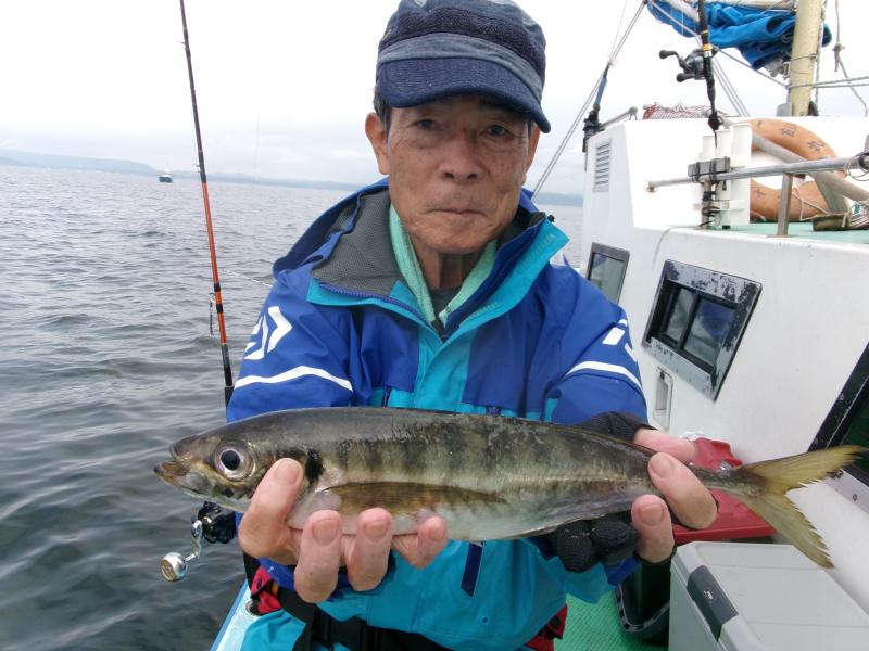 タチウオアジリレー釣り2枚目