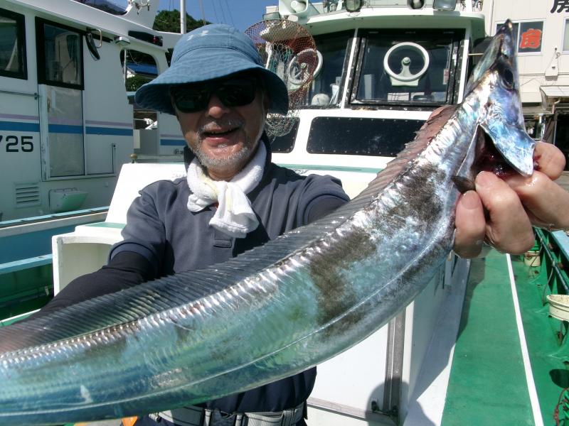 タチウオアジリレー釣り1枚目