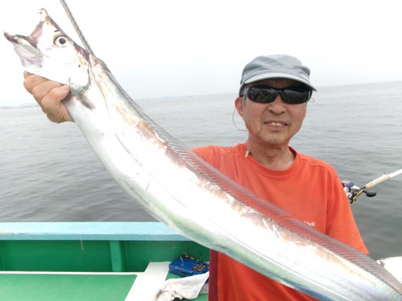 タチウオアジリレー釣り1枚目