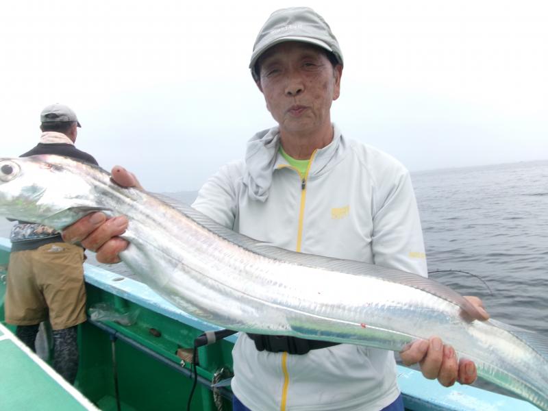 タチウオアジリレー釣り2枚目