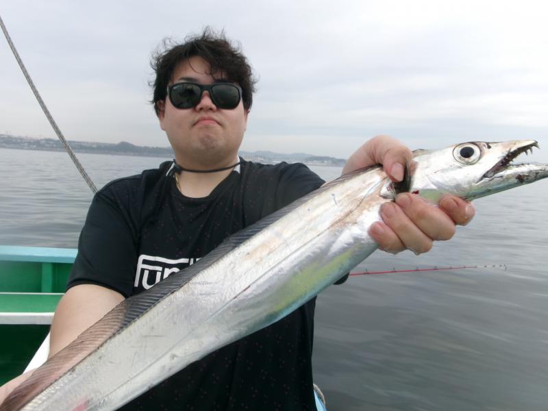 タチウオアジリレー釣り1枚目