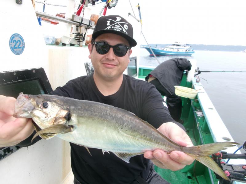 タチウオアジリレー釣り3枚目