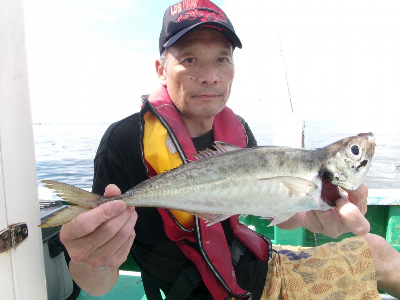 タチウオアジリレー釣り3枚目