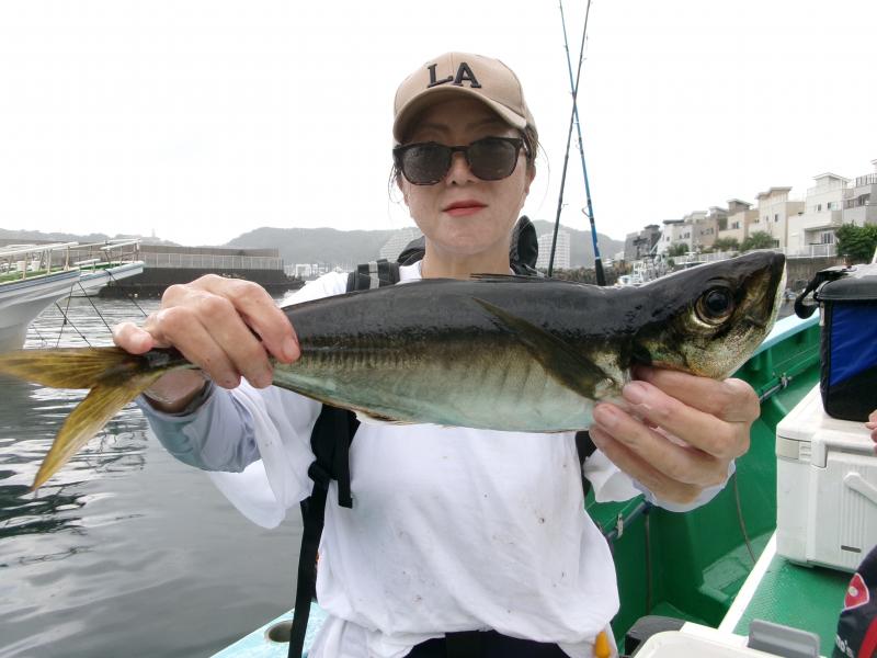 タチウオアジリレー釣り3枚目