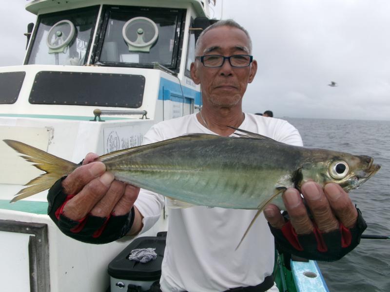 タチウオアジリレー釣り3枚目