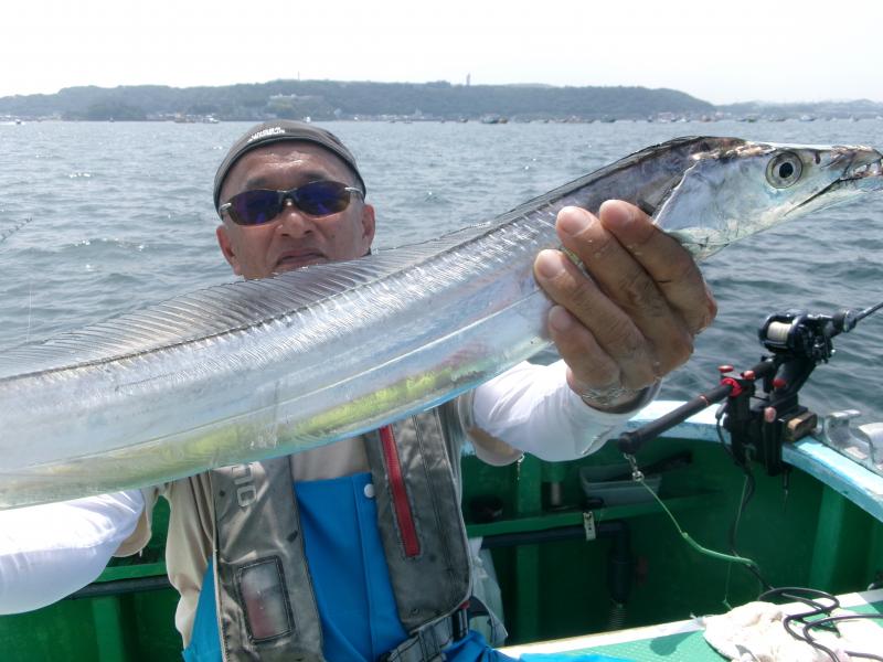タチウオアジリレー釣り1枚目