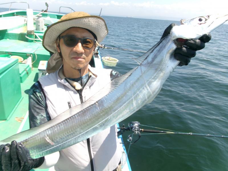 タチウオアジリレー釣り1枚目