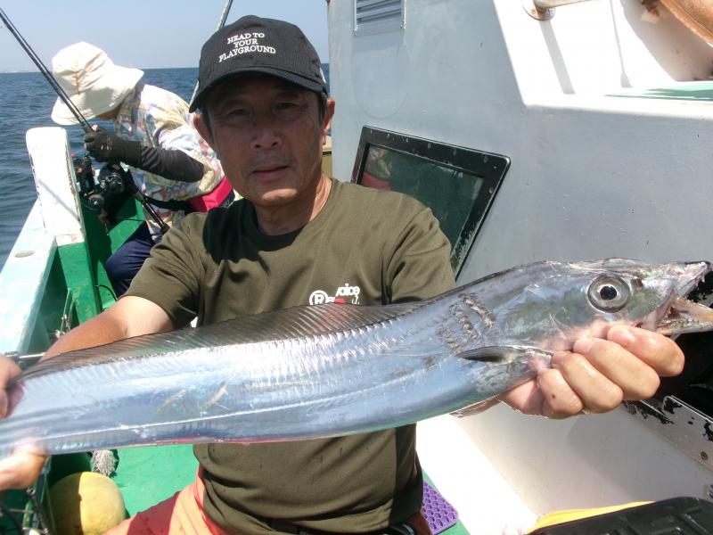 タチウオアジリレー釣り2枚目