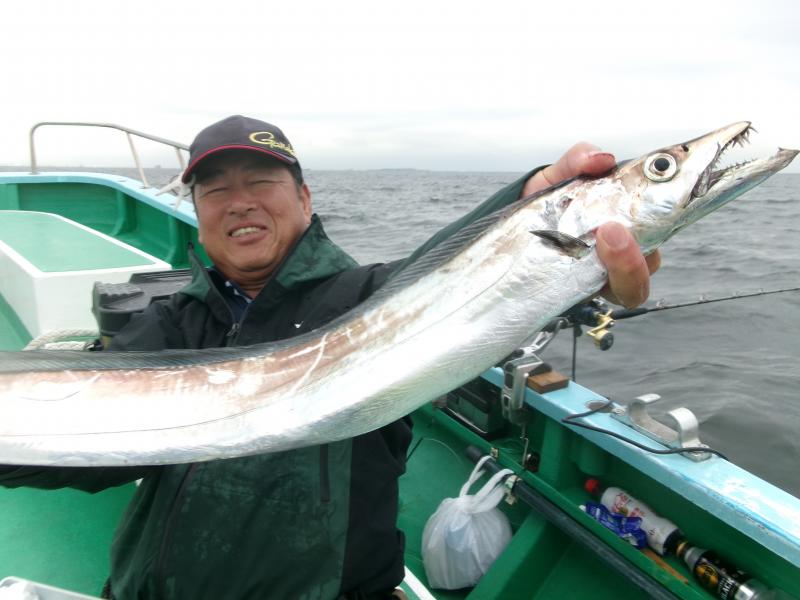 タチウオアジリレー釣り1枚目