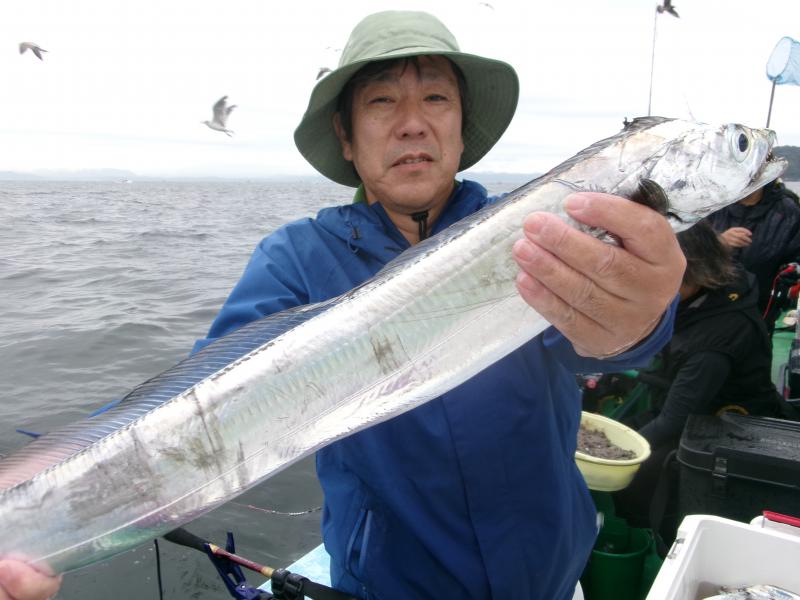 タチウオアジリレー釣り3枚目
