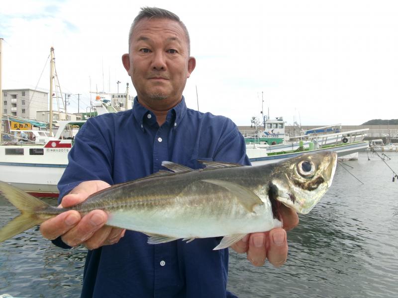 タチウオアジリレー釣り4枚目